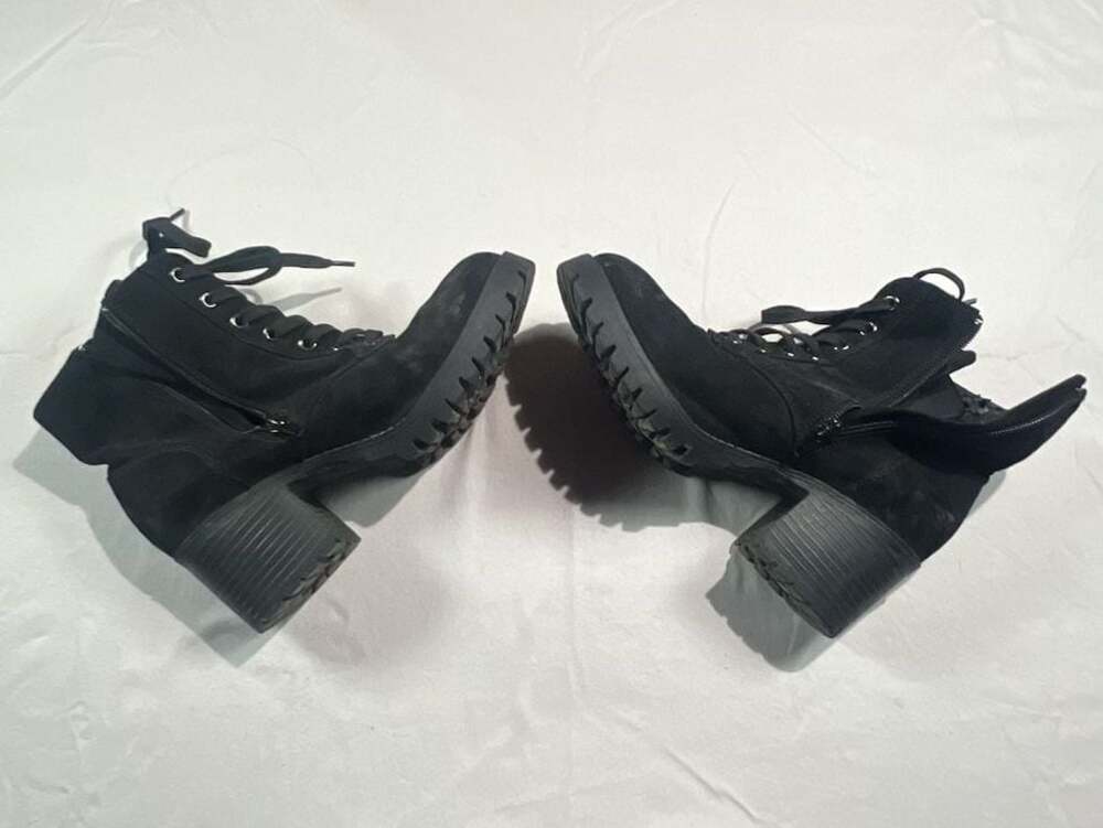 Fall/Winter Black Solid Color Boots With Side Zipper, Chunky Heels